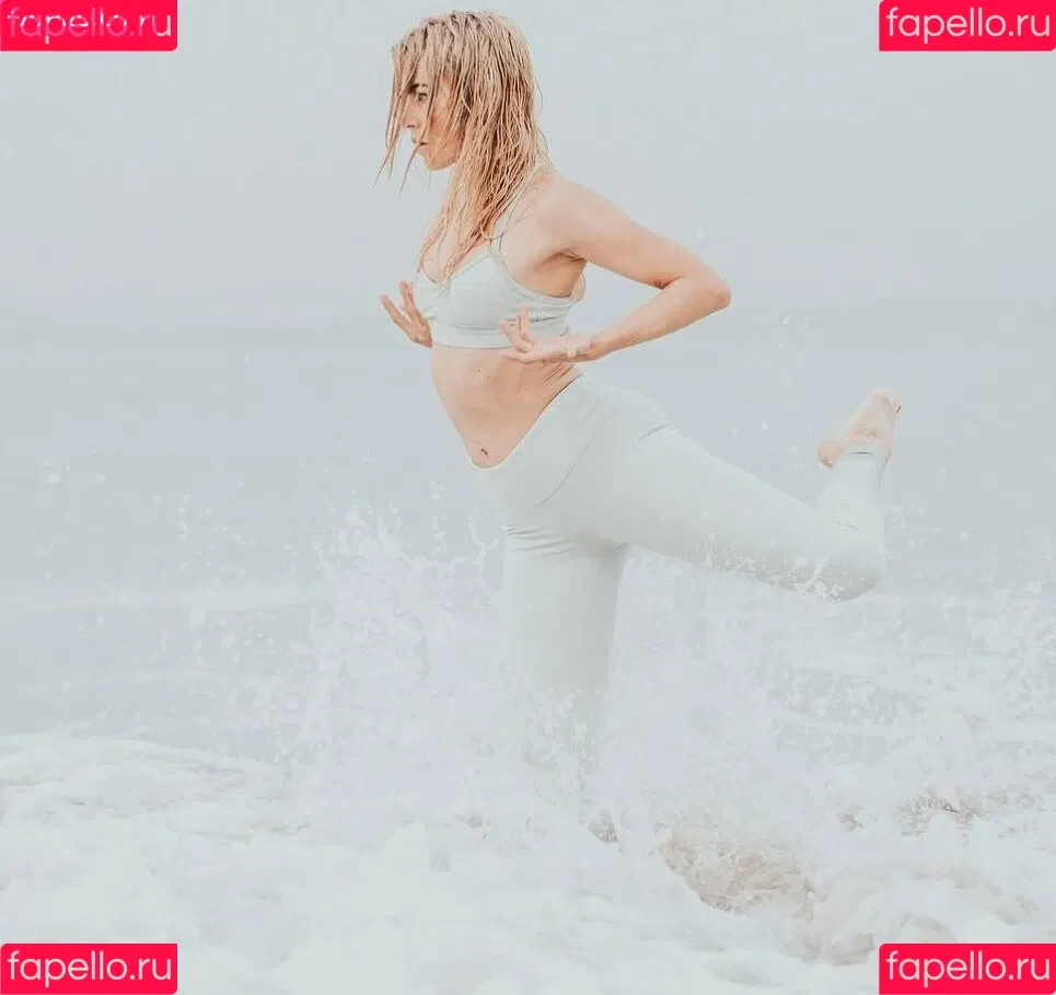 Julianne Hough / juleshough Onlyfans Photo Gallery 