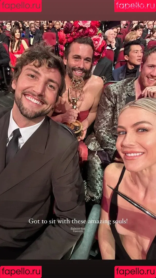 Julianne Hough / juleshough Onlyfans Photo Gallery 