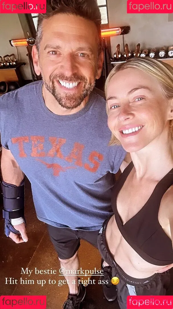 Julianne Hough / juleshough Onlyfans Photo Gallery 