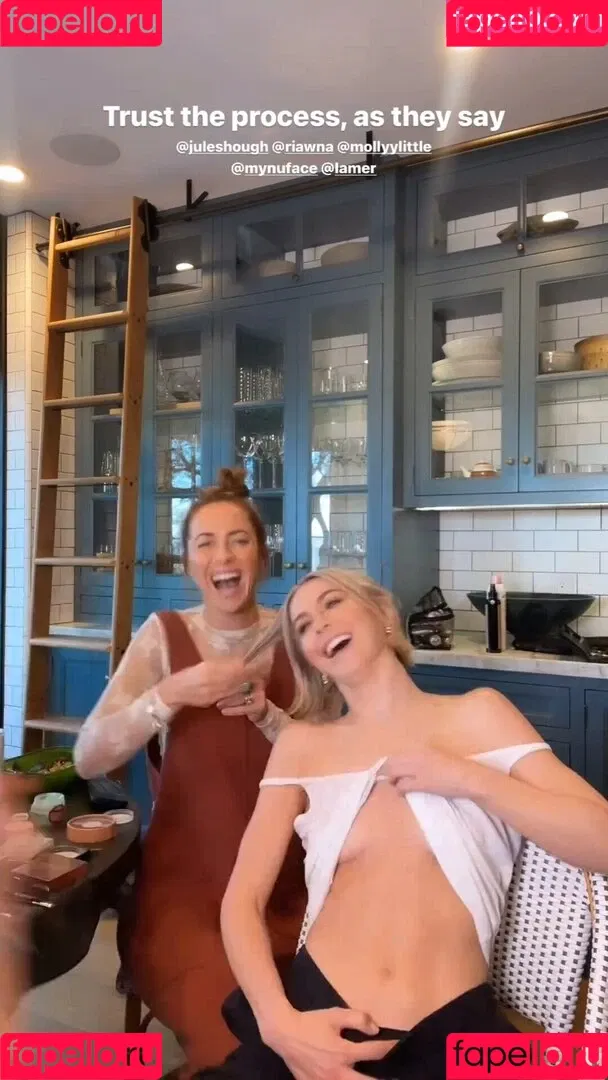 Julianne Hough / juleshough Onlyfans Photo Gallery 