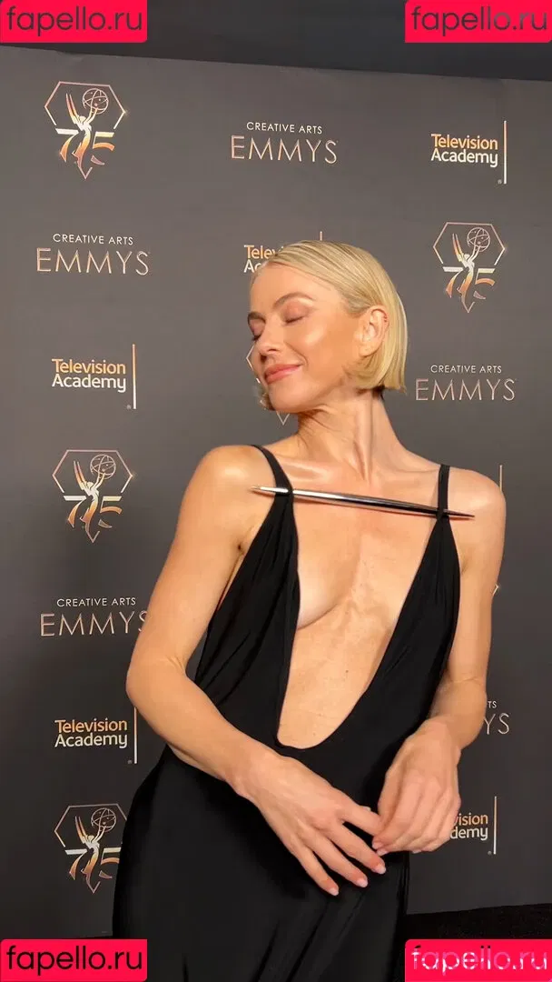 Julianne Hough / juleshough Onlyfans Photo Gallery 