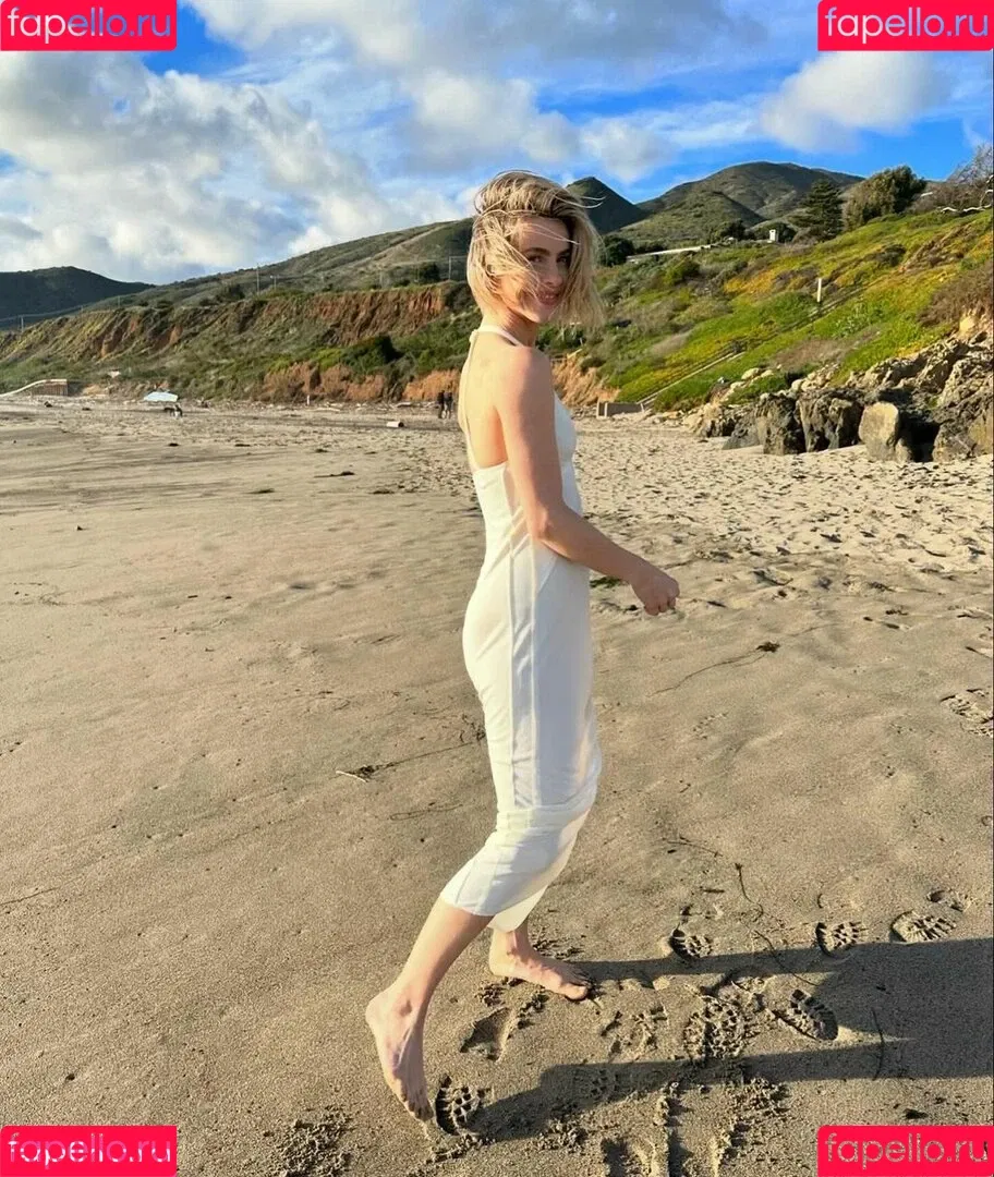 Julianne Hough / juleshough Onlyfans Photo Gallery 