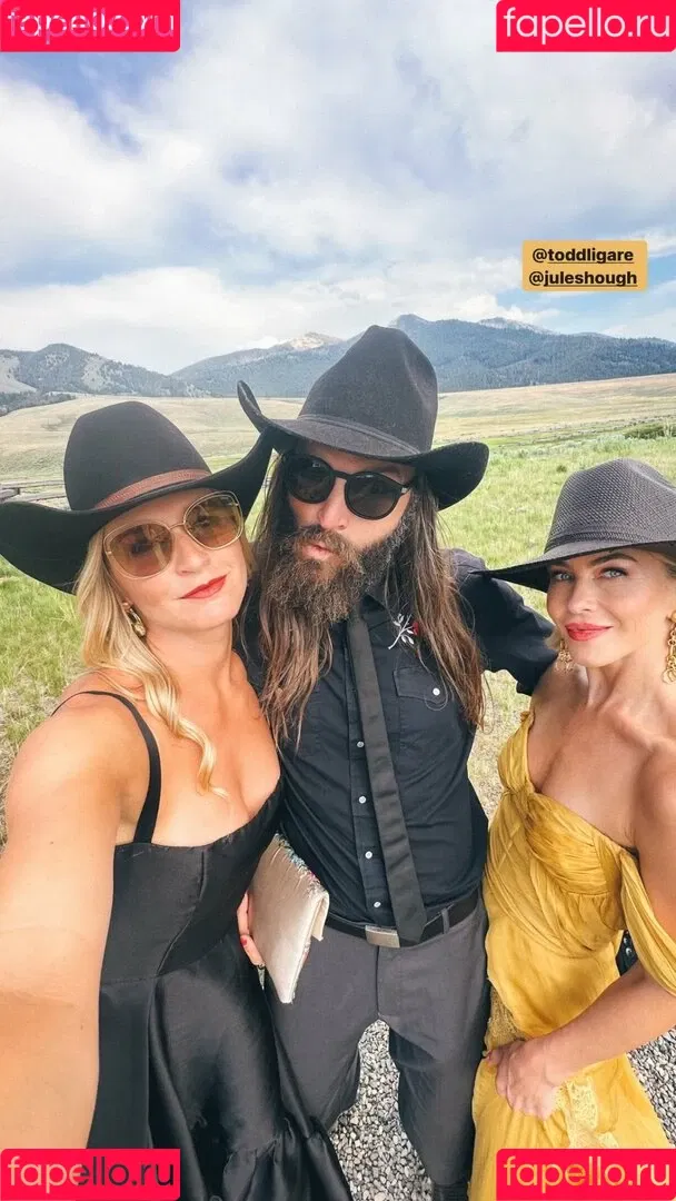 Julianne Hough / juleshough Onlyfans Photo Gallery 