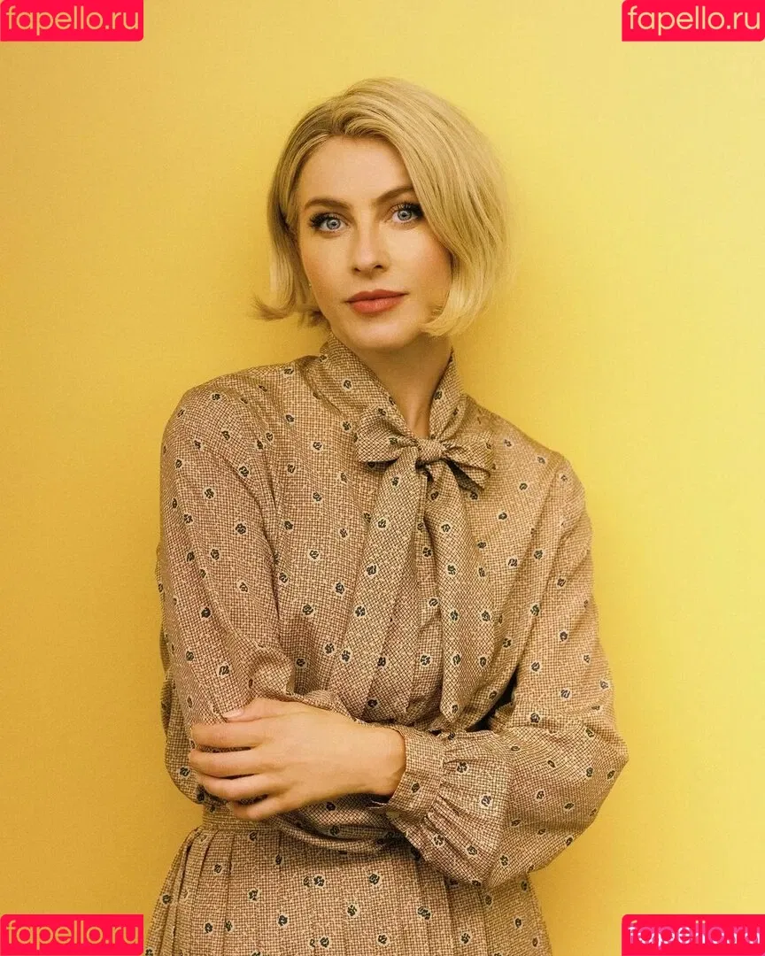 Julianne Hough / juleshough Onlyfans Photo Gallery 