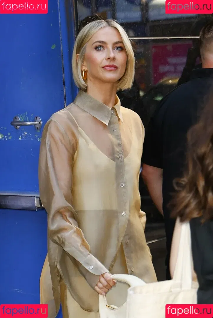 Julianne Hough / juleshough Onlyfans Photo Gallery 