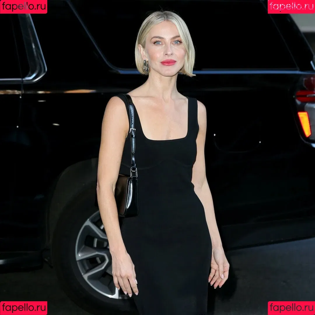 Julianne Hough / juleshough Onlyfans Photo Gallery 
