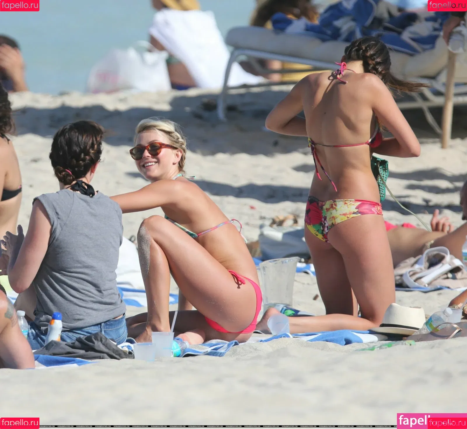 Julianne Hough / juleshough Onlyfans Photo Gallery 