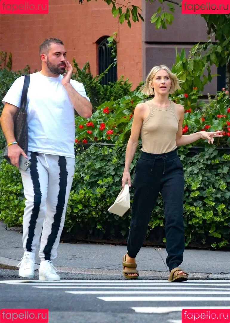 Julianne Hough / juleshough Onlyfans Photo Gallery 