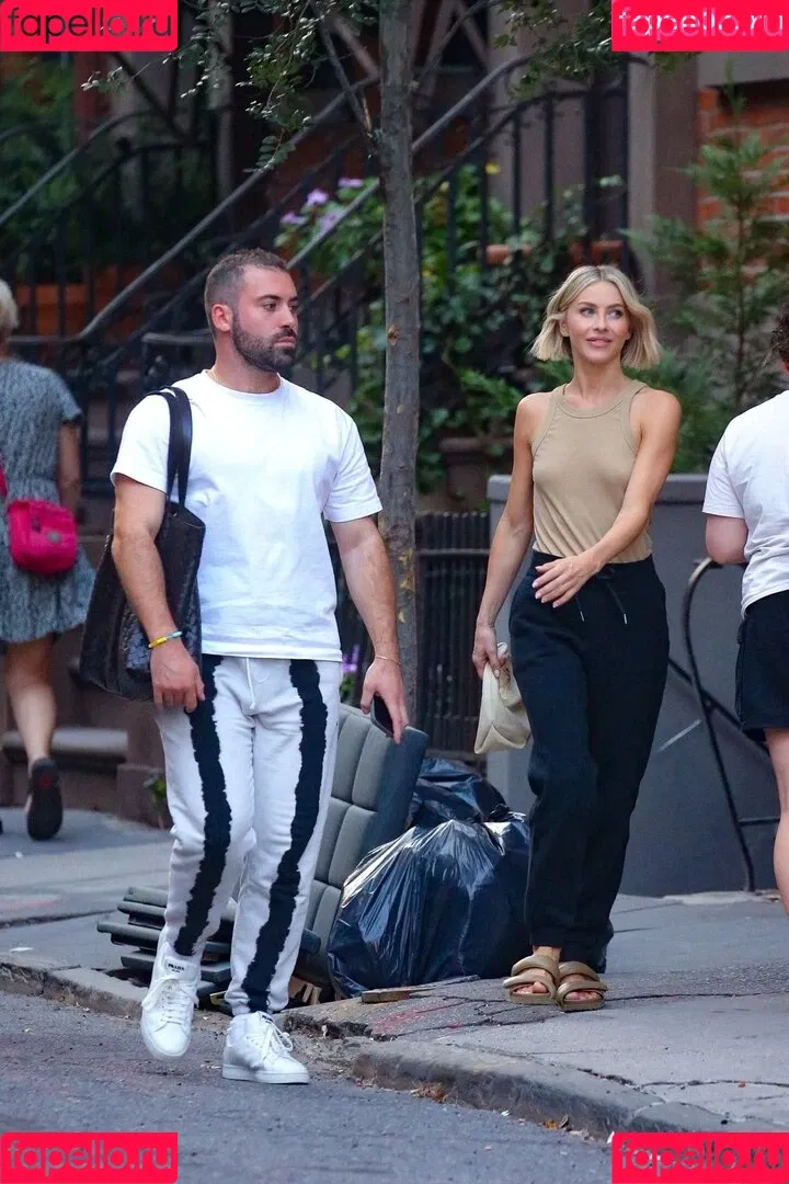Julianne Hough / juleshough Onlyfans Photo Gallery 