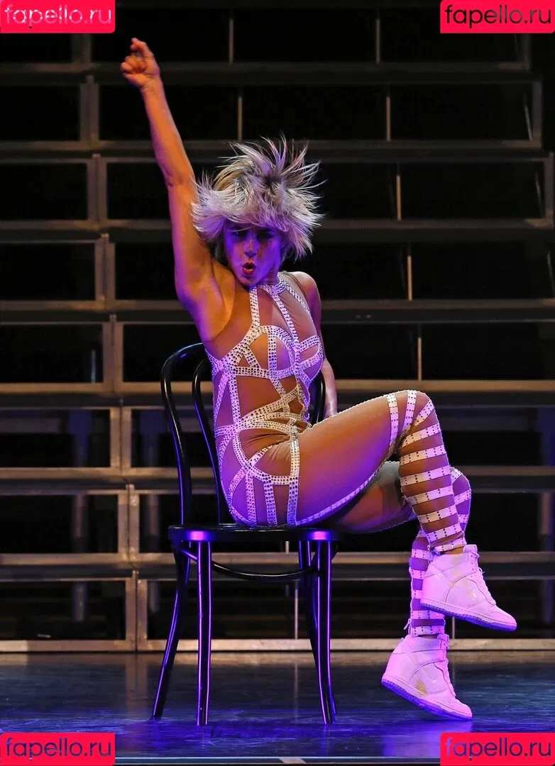 Julianne Hough / juleshough Onlyfans Photo Gallery 