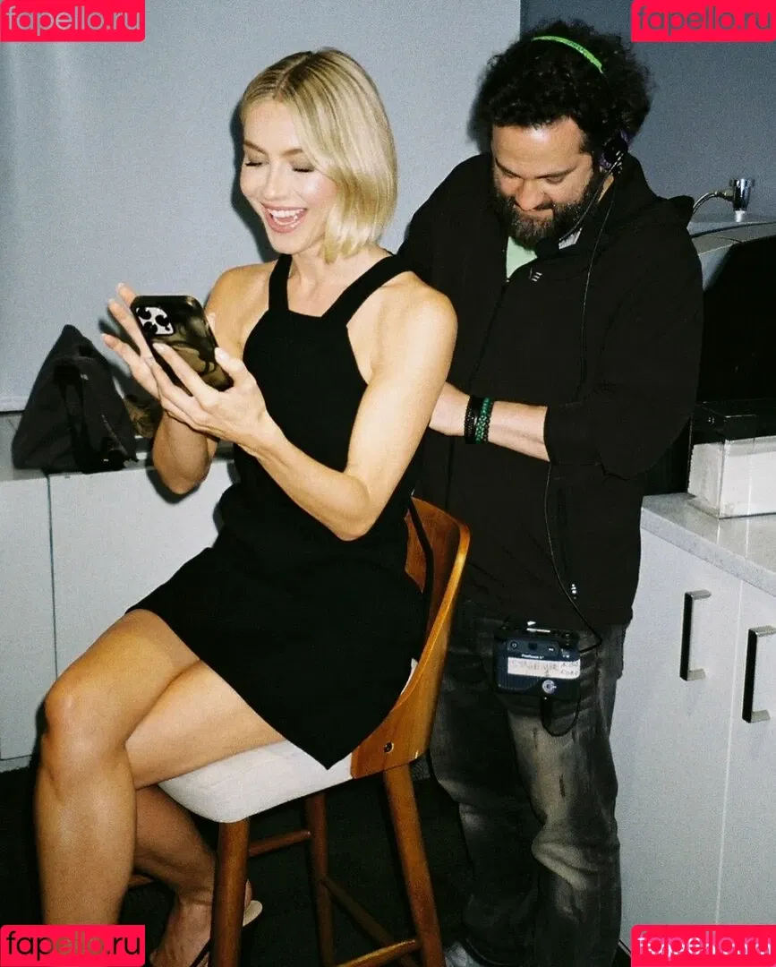 Julianne Hough / juleshough Onlyfans Photo Gallery 