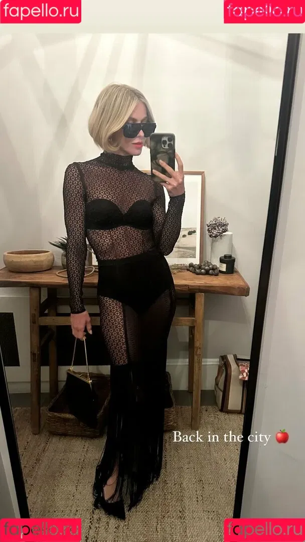 Julianne Hough / juleshough Onlyfans Photo Gallery 