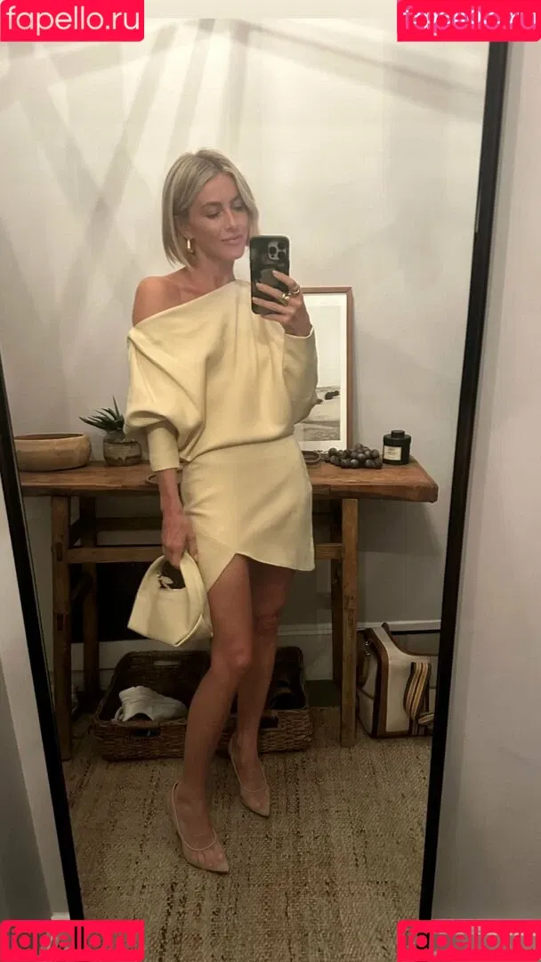 Julianne Hough / juleshough Onlyfans Photo Gallery 