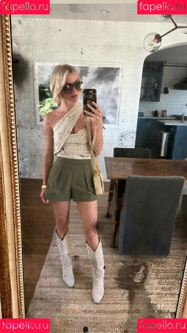 Julianne Hough / juleshough Onlyfans Photo Gallery 