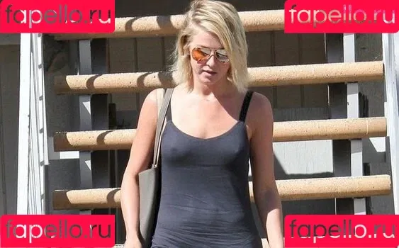 Julianne Hough / juleshough Onlyfans Photo Gallery 