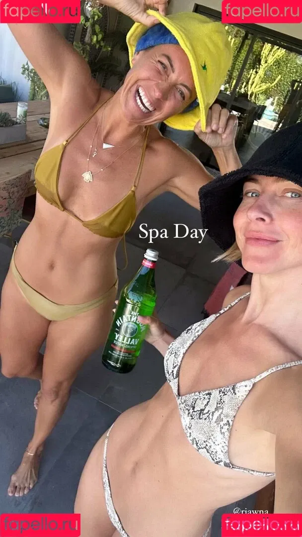 Julianne Hough / juleshough Onlyfans Photo Gallery 