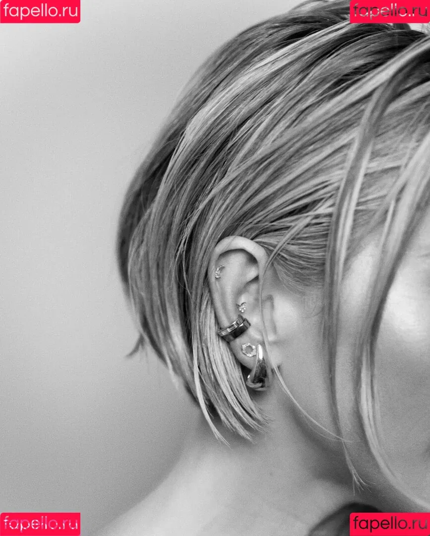 Julianne Hough / juleshough Onlyfans Photo Gallery 