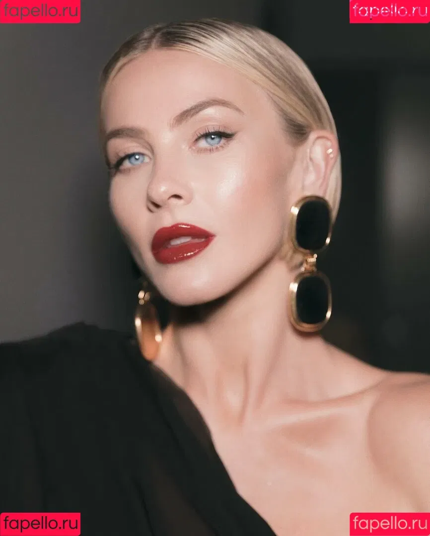 Julianne Hough / juleshough Onlyfans Photo Gallery 