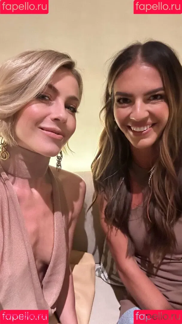 Julianne Hough / juleshough Onlyfans Photo Gallery 