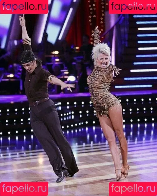Julianne Hough / juleshough Onlyfans Photo Gallery 