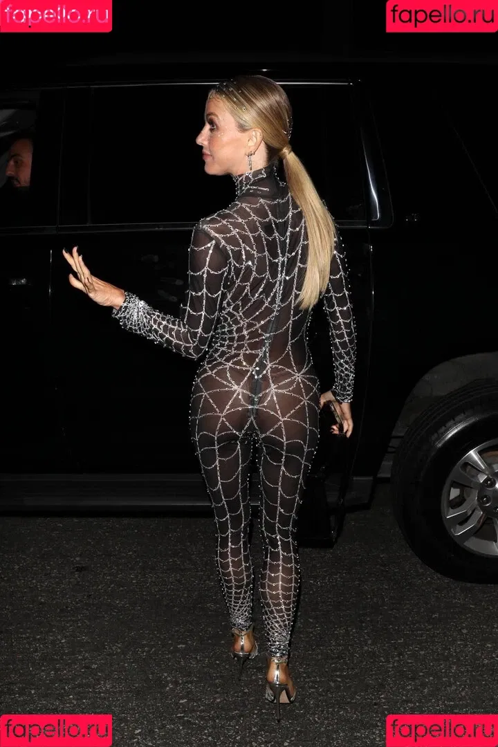 Julianne Hough / juleshough Onlyfans Photo Gallery 