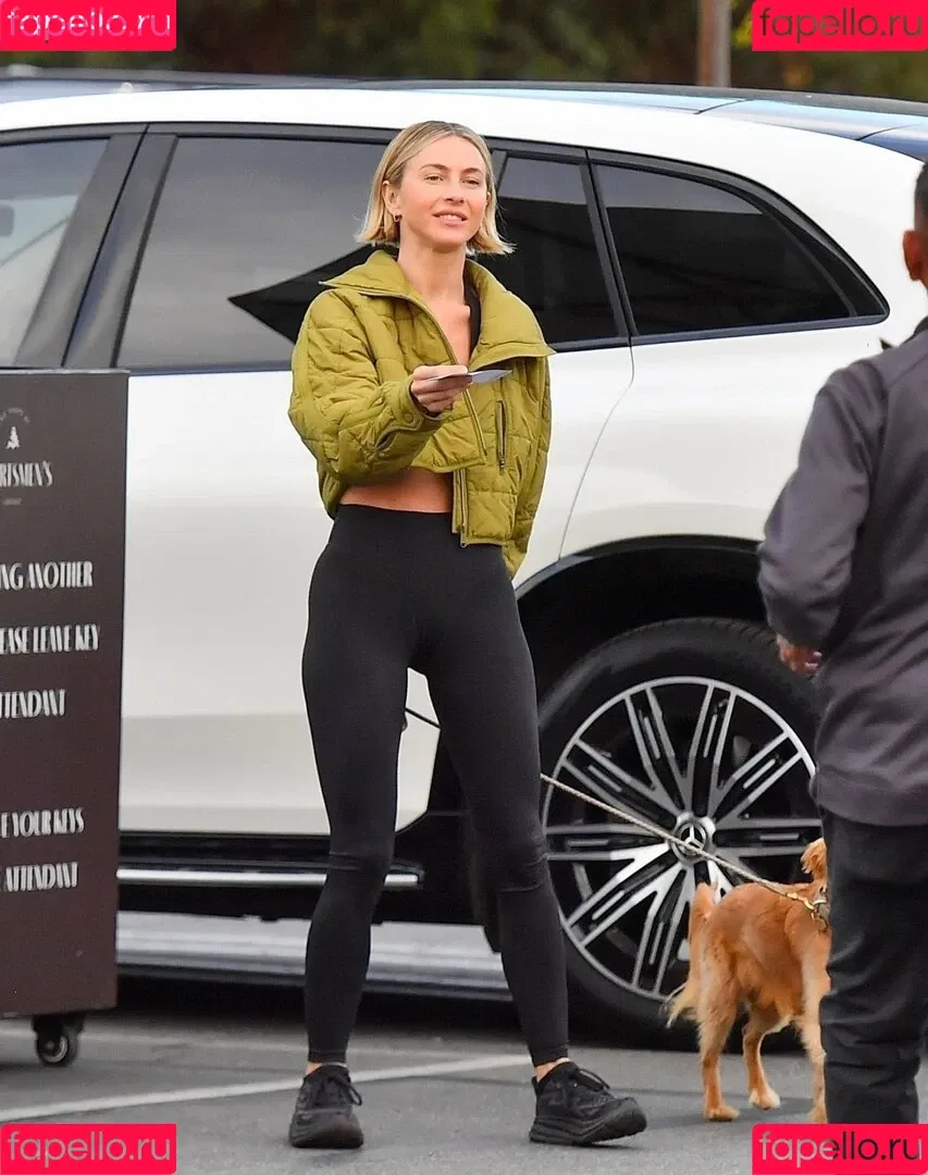 Julianne Hough / juleshough Onlyfans Photo Gallery 