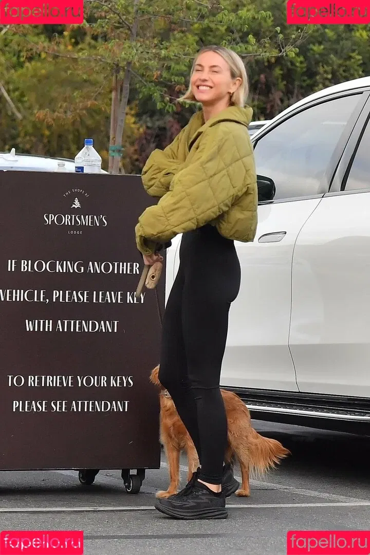 Julianne Hough / juleshough Onlyfans Photo Gallery 