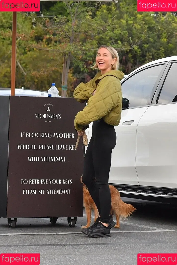 Julianne Hough / juleshough Onlyfans Photo Gallery 
