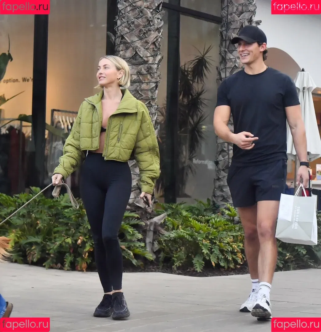 Julianne Hough / juleshough Onlyfans Photo Gallery 