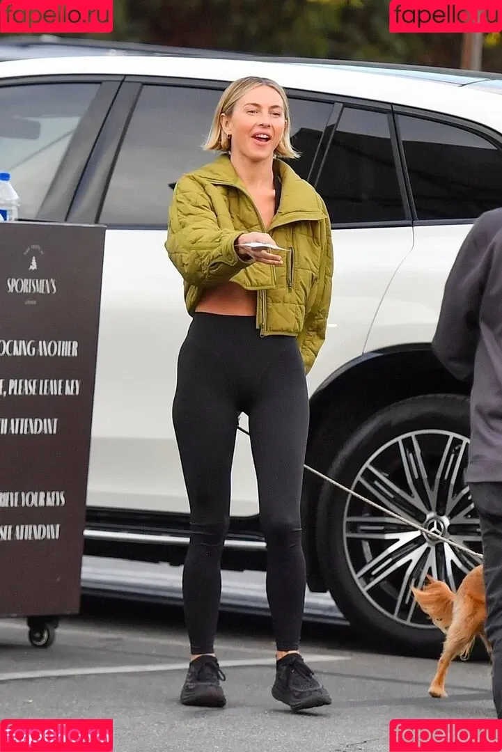 Julianne Hough / juleshough Onlyfans Photo Gallery 