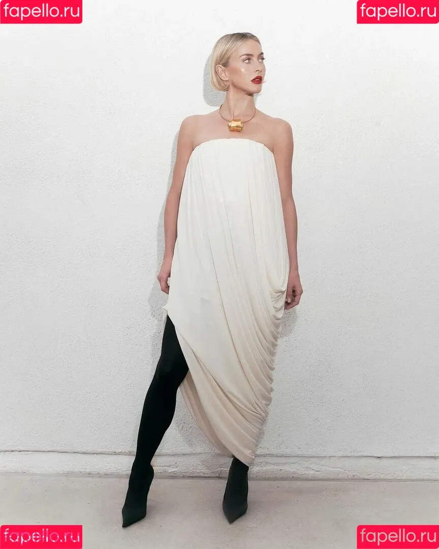 Julianne Hough / juleshough Onlyfans Photo Gallery 