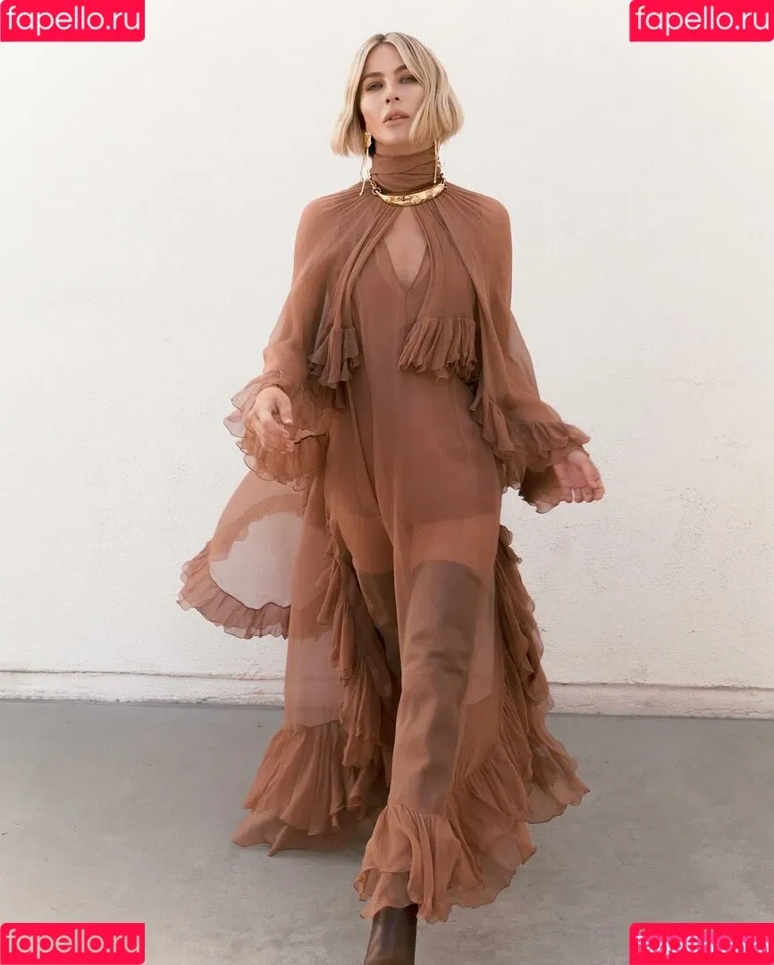 Julianne Hough / juleshough Onlyfans Photo Gallery 