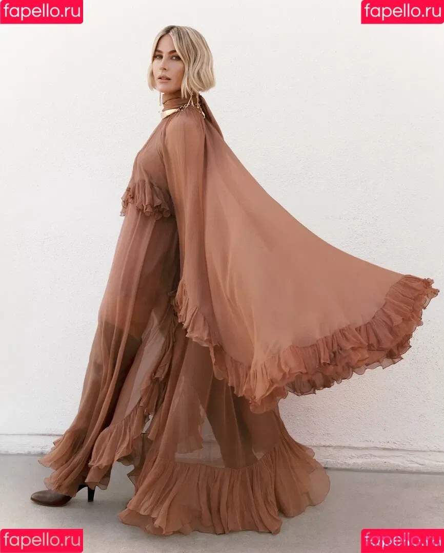 Julianne Hough / juleshough Onlyfans Photo Gallery 