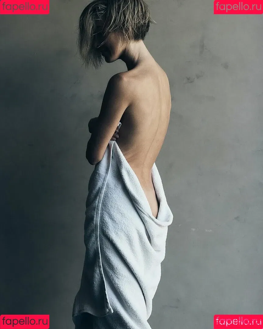 Julianne Hough / juleshough Onlyfans Photo Gallery 