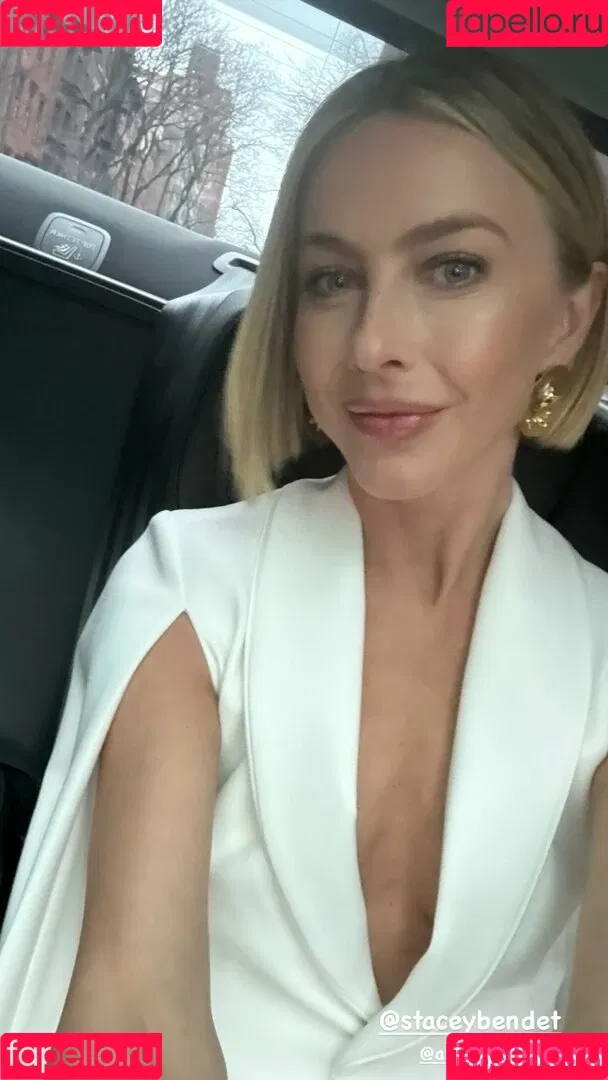 Julianne Hough / juleshough Onlyfans Photo Gallery 