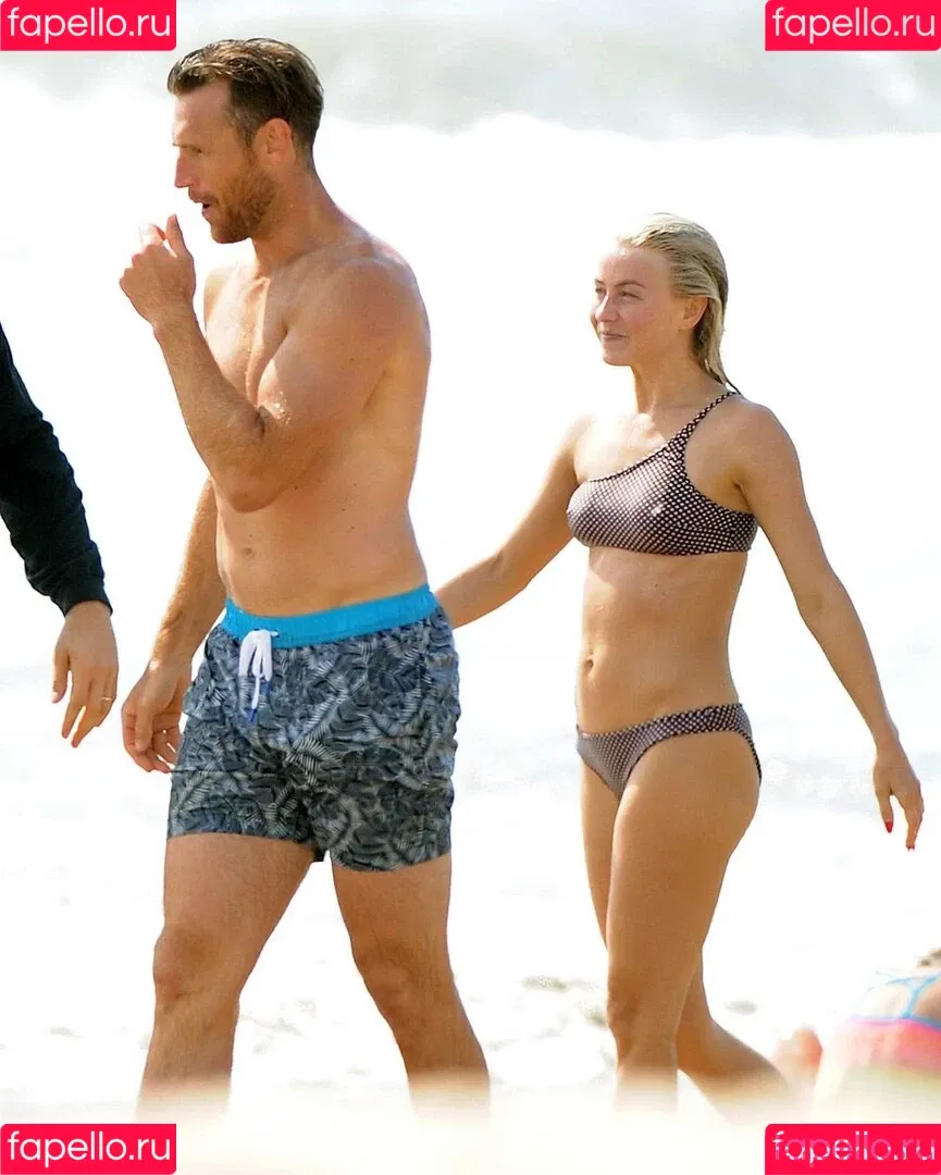 Julianne Hough / juleshough Onlyfans Photo Gallery 