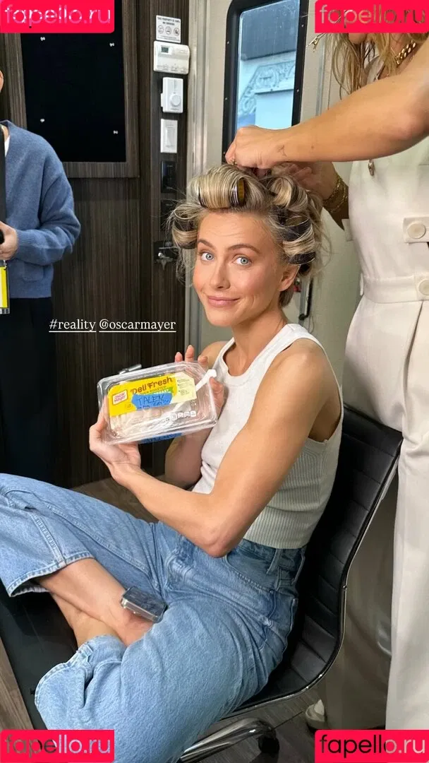Julianne Hough / juleshough Onlyfans Photo Gallery 