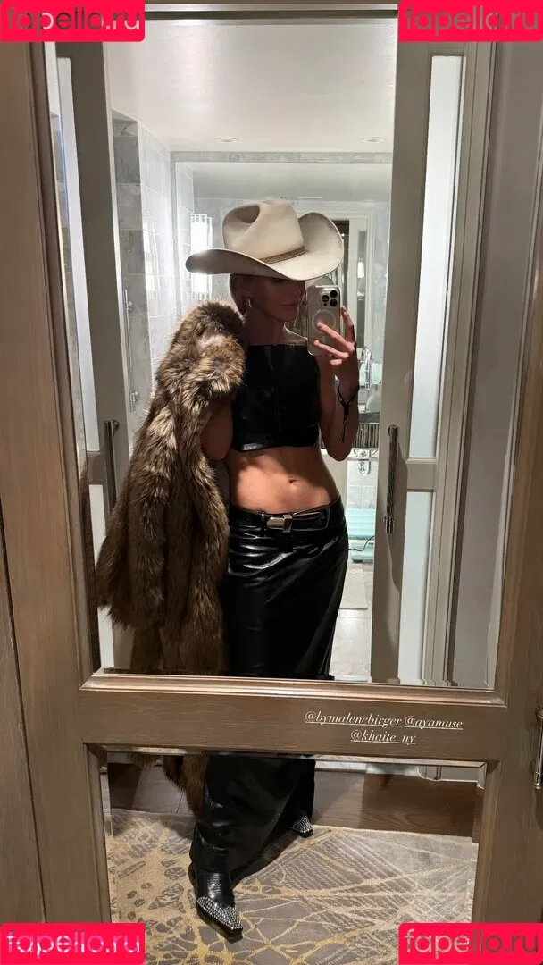 Julianne Hough / juleshough Onlyfans Photo Gallery 