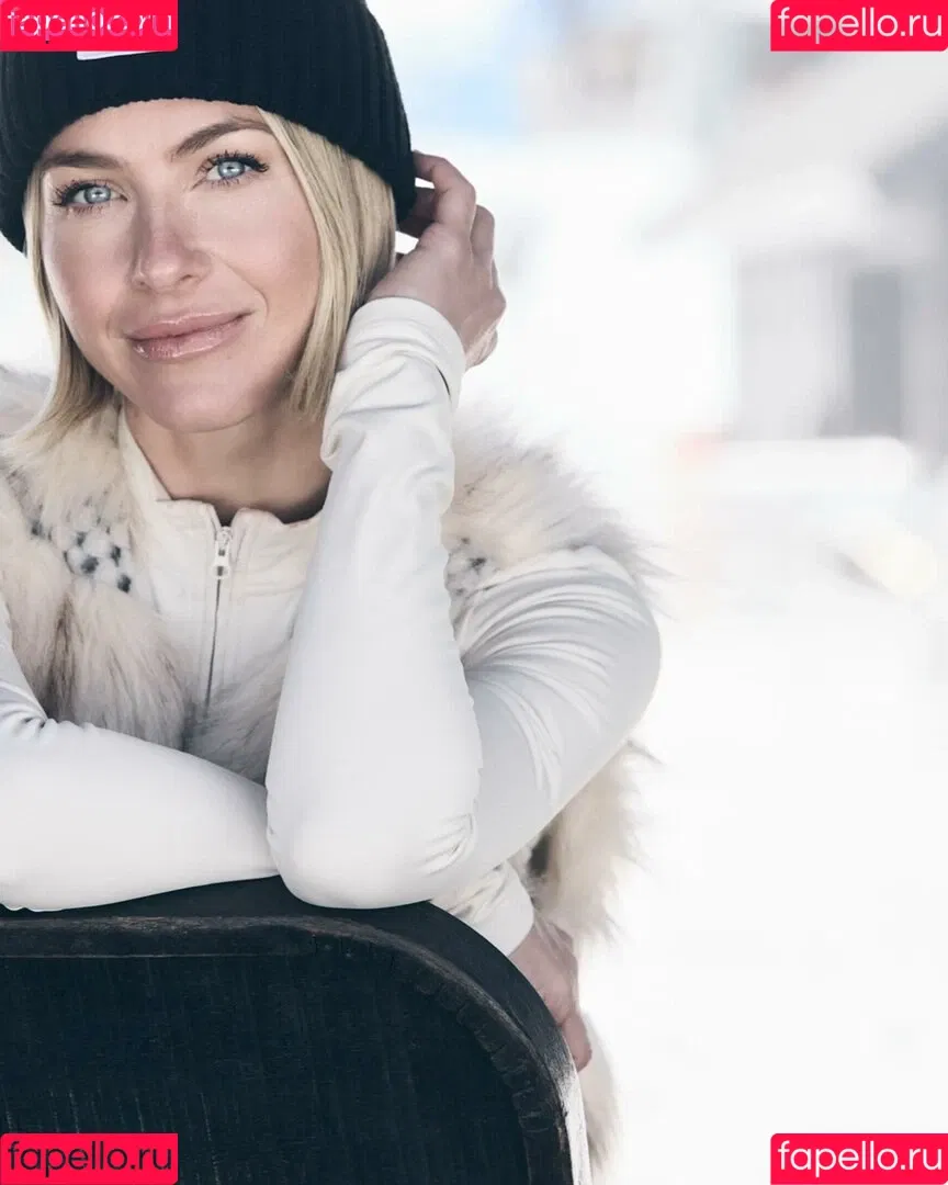 Julianne Hough / juleshough Onlyfans Photo Gallery 