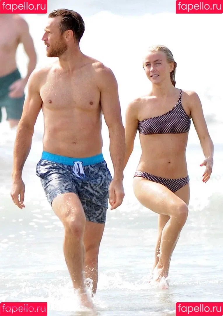 Julianne Hough / juleshough Onlyfans Photo Gallery 