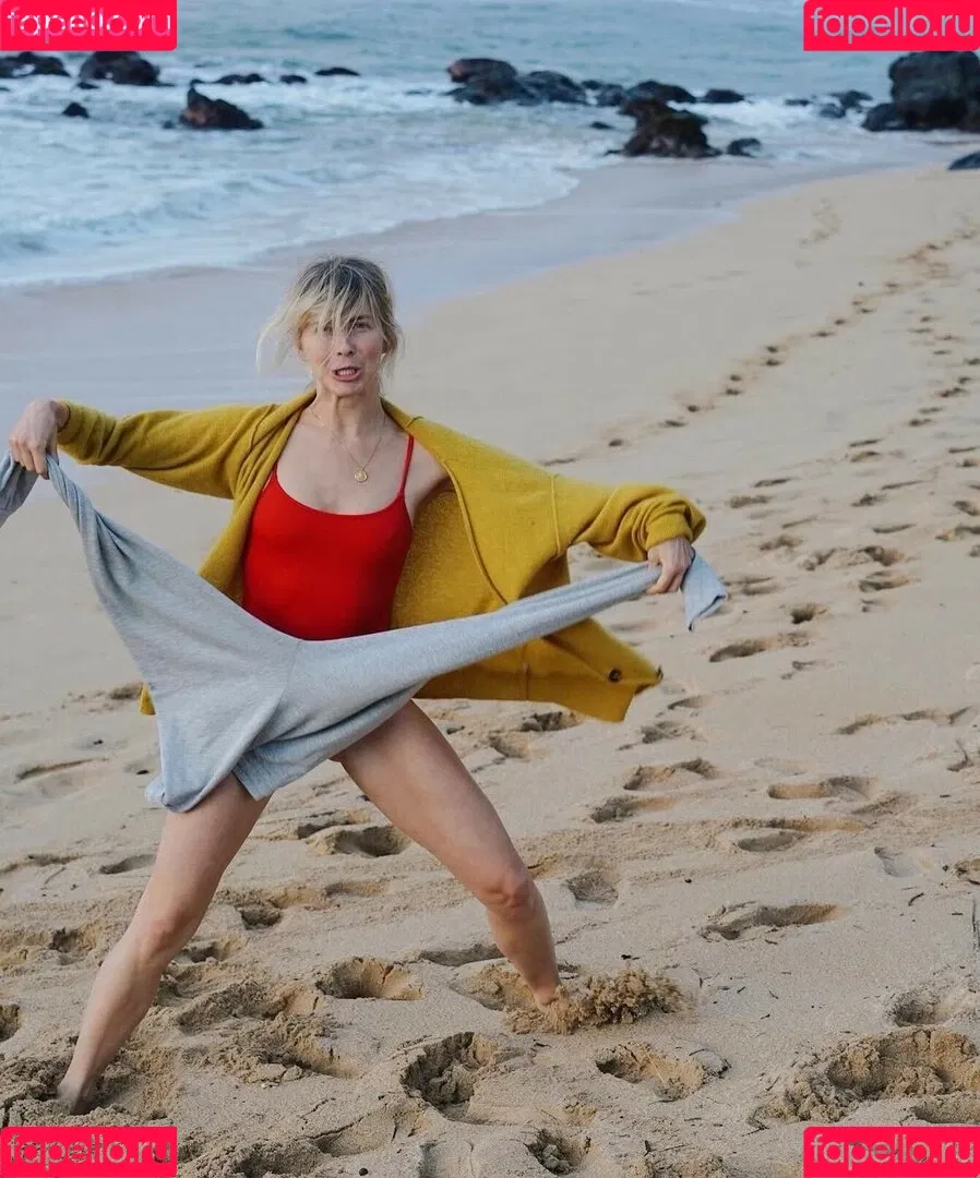Julianne Hough / juleshough Onlyfans Photo Gallery 