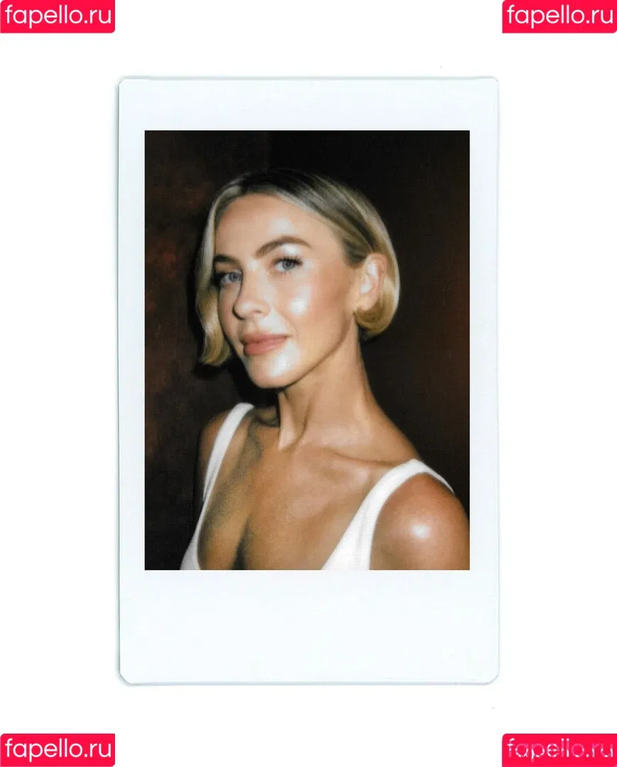 Julianne Hough / juleshough Onlyfans Photo Gallery 