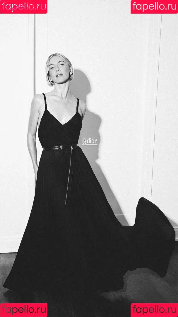 Julianne Hough / juleshough Onlyfans Photo Gallery 
