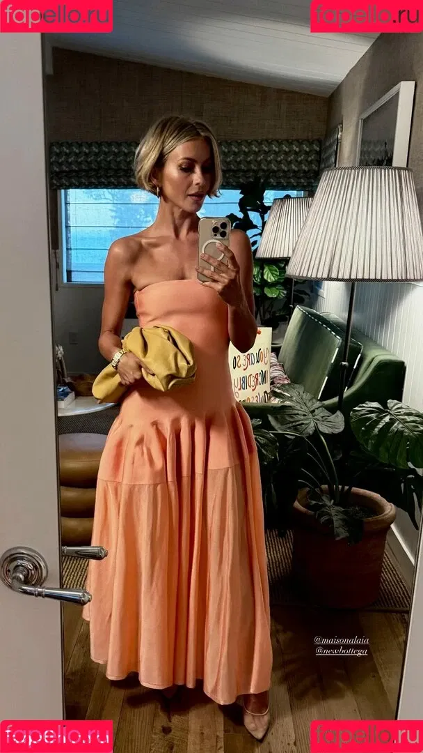 Julianne Hough / juleshough Onlyfans Photo Gallery 