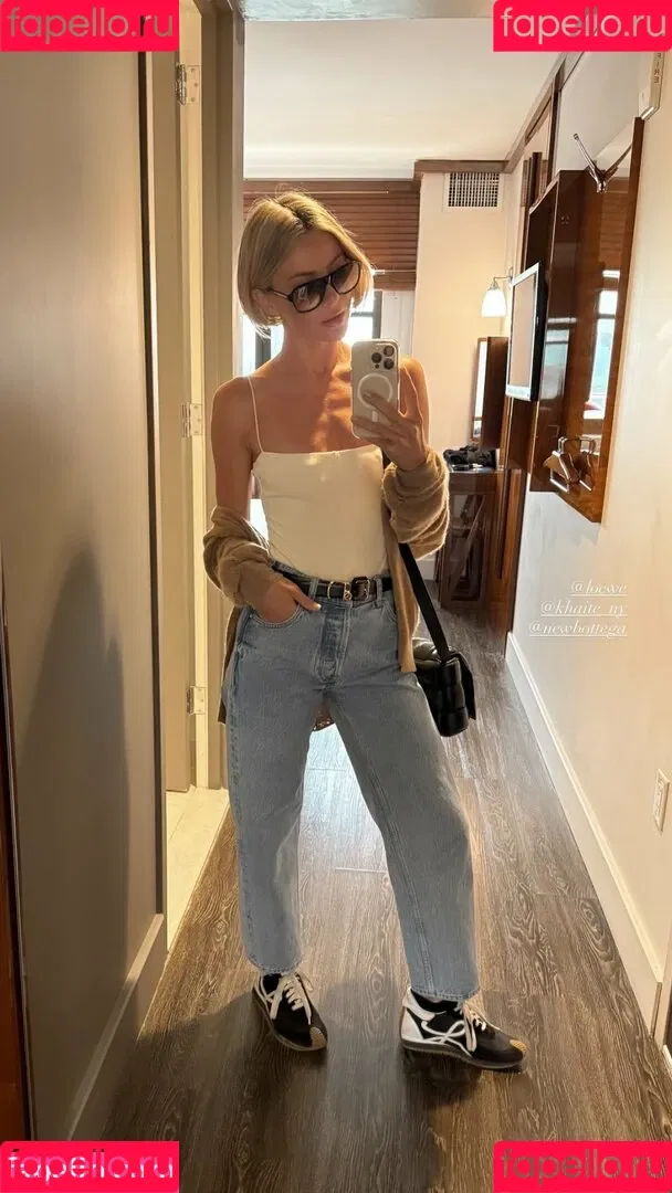 Julianne Hough / juleshough Onlyfans Photo Gallery 