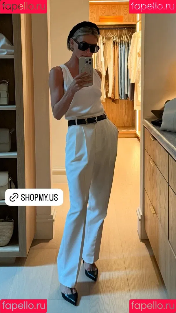 Julianne Hough / juleshough Onlyfans Photo Gallery 