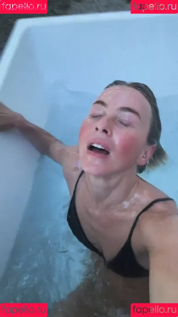 Julianne Hough / juleshough Onlyfans Photo Gallery 