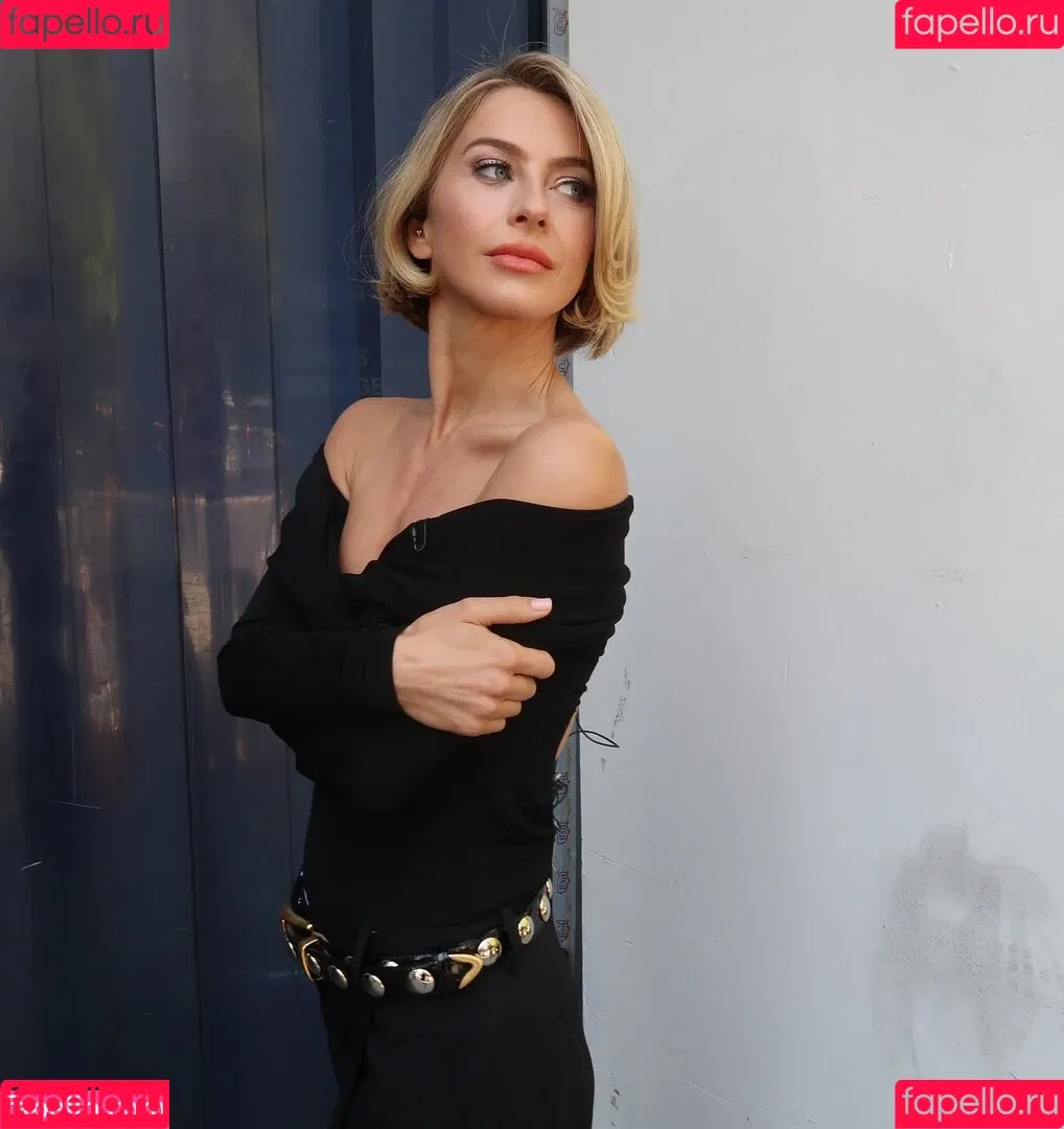 Julianne Hough / juleshough Onlyfans Photo Gallery 