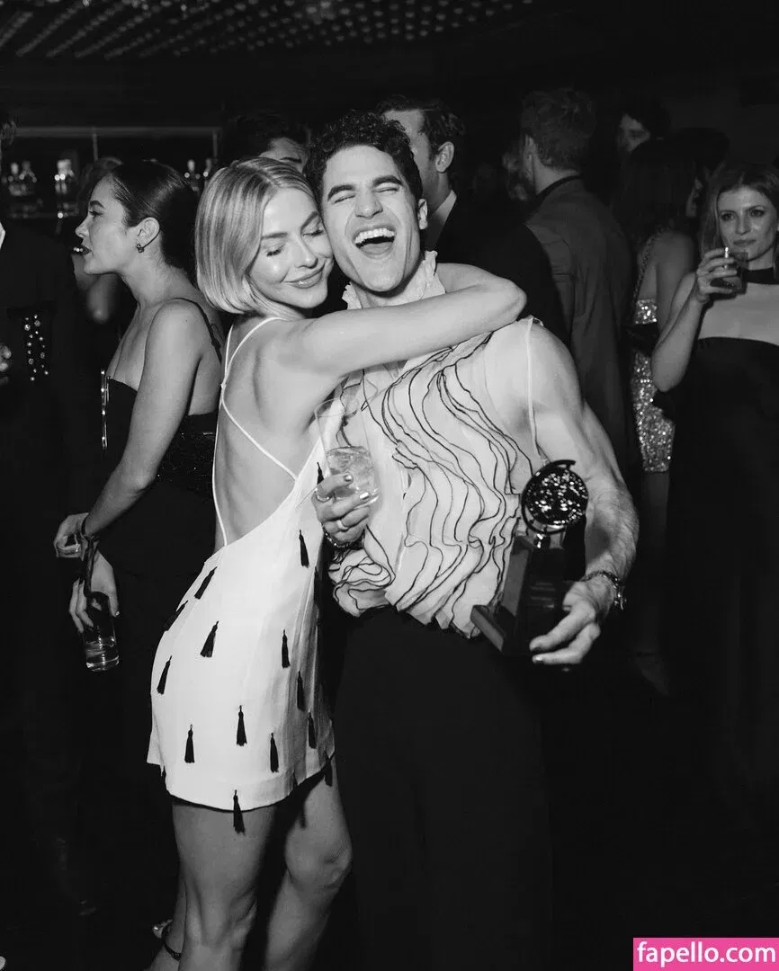 Julianne Hough / juleshough Onlyfans Photo Gallery 