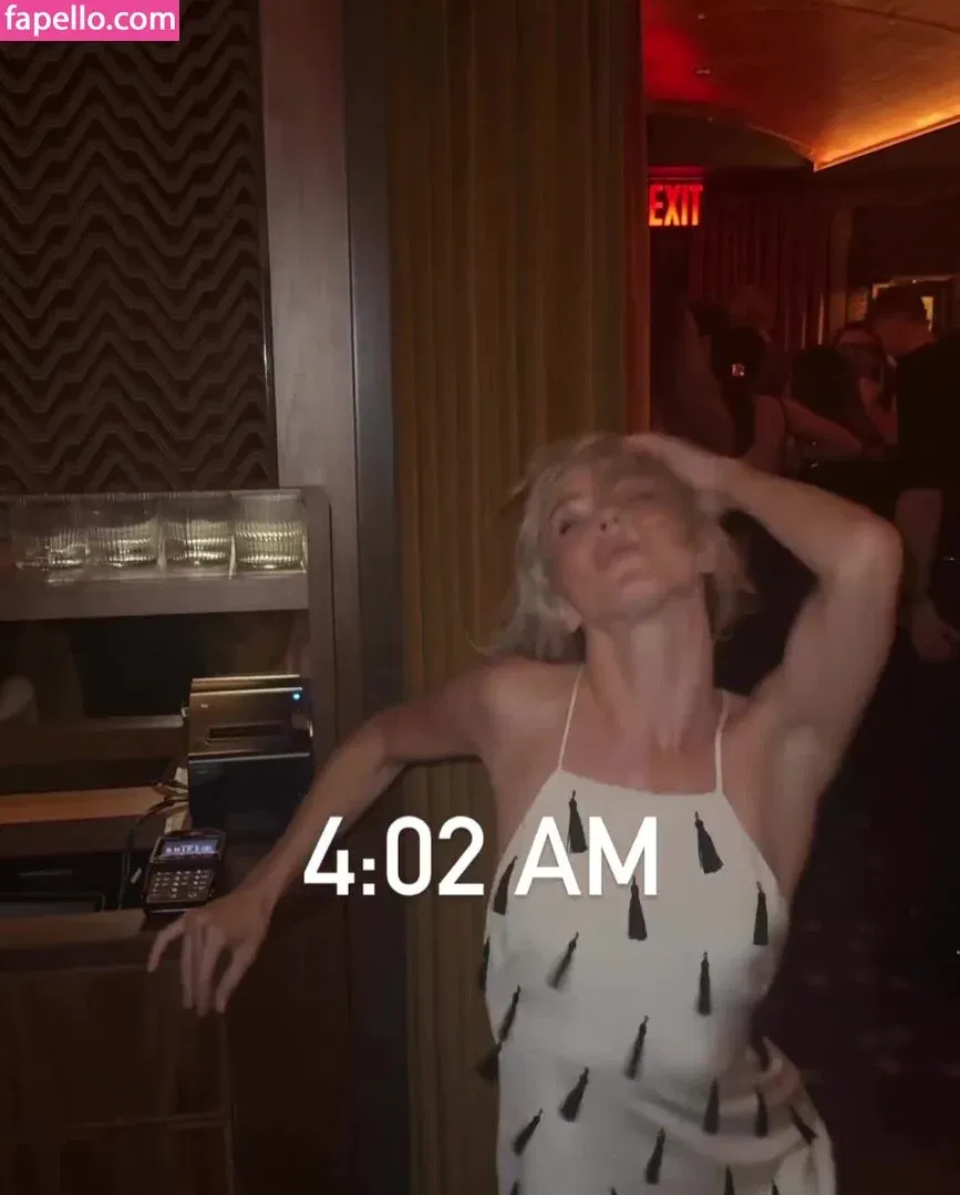 Julianne Hough / juleshough Onlyfans Photo Gallery 